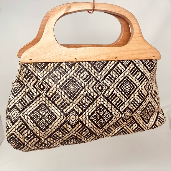 Vintage Straw Bag | Boho Western Woven Clutch | Sculpted Wooden Handles - Picture 3 of 11